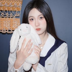 秦明凝